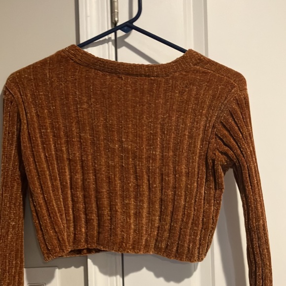 Art Class Cropped Sweater - Picture 6 of 7